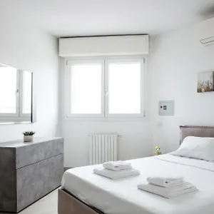 Dehomes - Porta Genova Luxury Milano